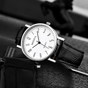 Luxury business watch for men with leather straps