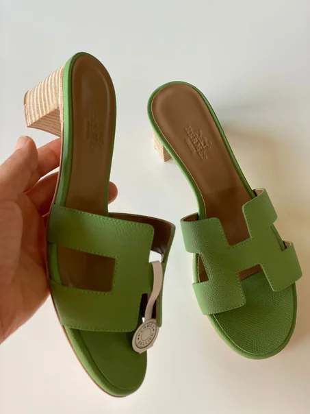 HERMES  SLIPPER   SIZE  36.....41