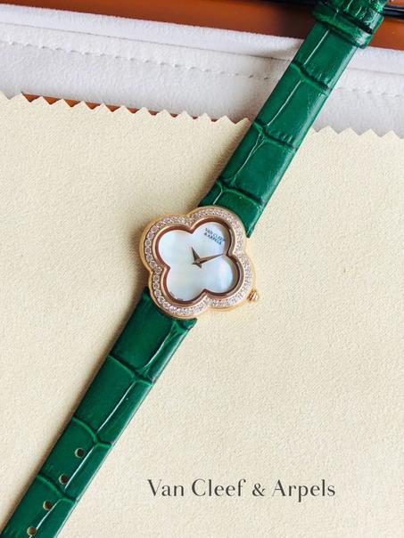 VAN CLEEF   Alhambra watch, small model