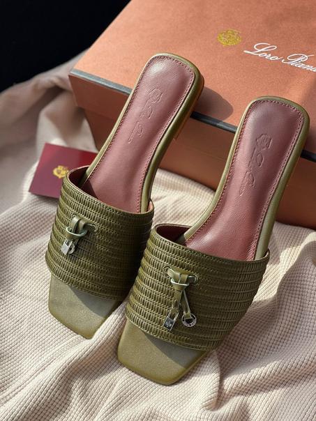 LORO PIANA  SLIPPER   SIZE  36.....41