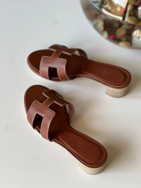 HERMES  SLIPPER   SIZE  36.....41