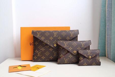 LOUIS VUITTON WALLET