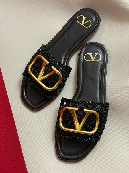 VALENTINO  SLIPPER  SIZE  36........41