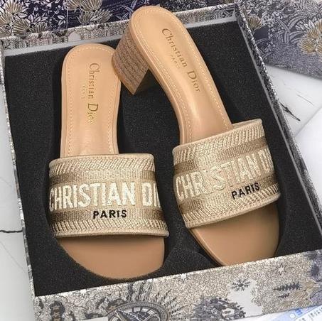 DIOR SLIPPER   SIZE 36.........41