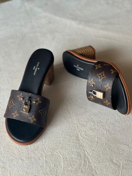 LOUIS VIETON  SLIPPER  SIZE  36.....41