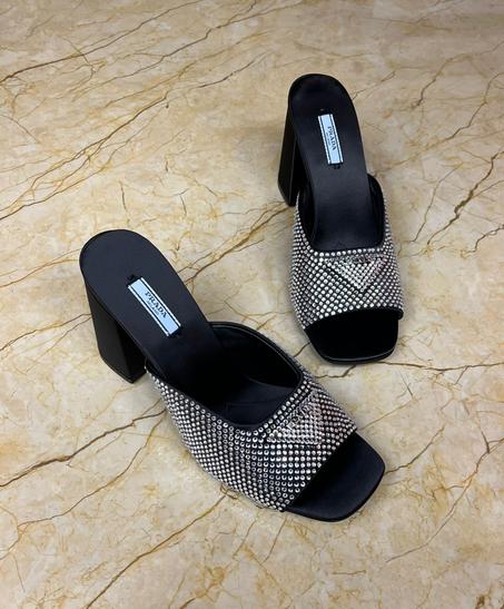 PRADA  SLIPPER  SIZE  36.......41