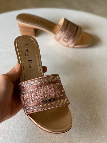 DIOR SLIPPER   SIZE 36.........41
