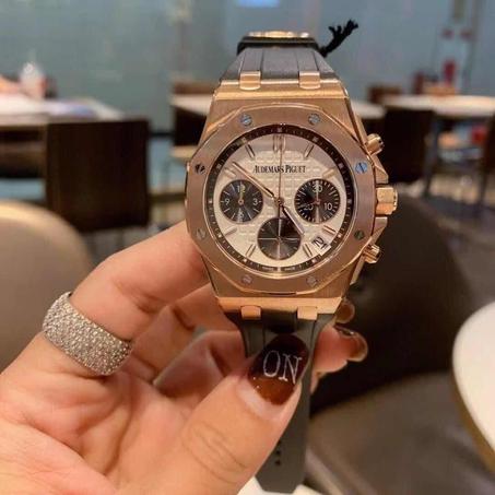 ROYAL OAK OFFSHORE SELFWINDING CHRONOGRAPH