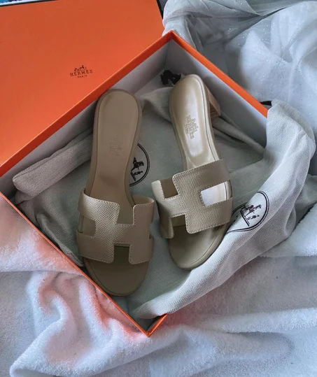 HERMES  SLIPPER   SIZE  36.....41