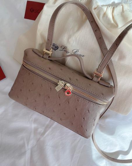 Extra Pocket Pouch L 19 Ostrich Leather