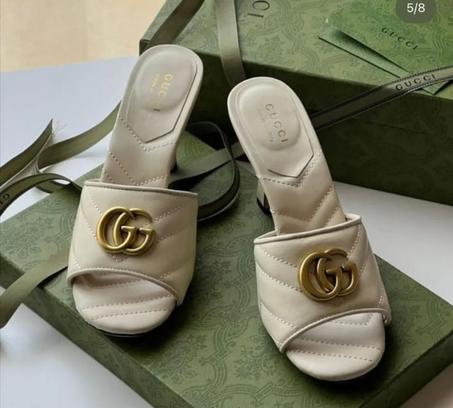GUCCI  SLIPPER  SIZE  36......41