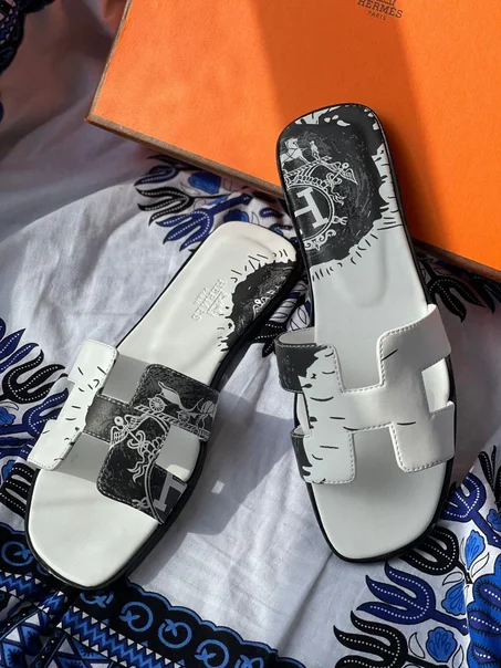 HERMES  SLIPPER   SIZE  36.....41