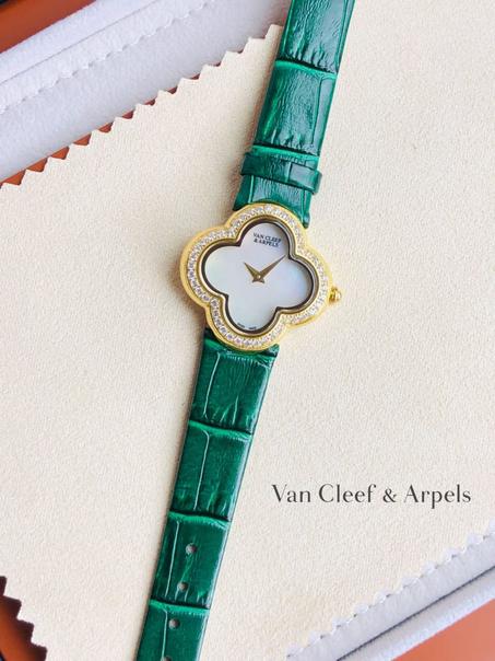VAN CLEEF   Alhambra watch, small model