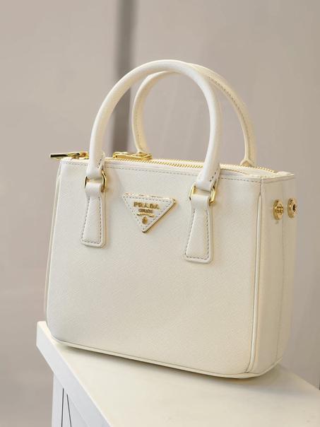 Prada Galleria Saffiano leather medium bag