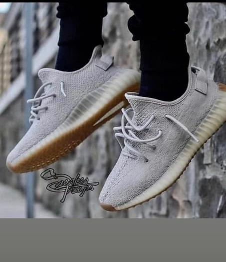 YEEZZY SHOES   SIZE  36........45