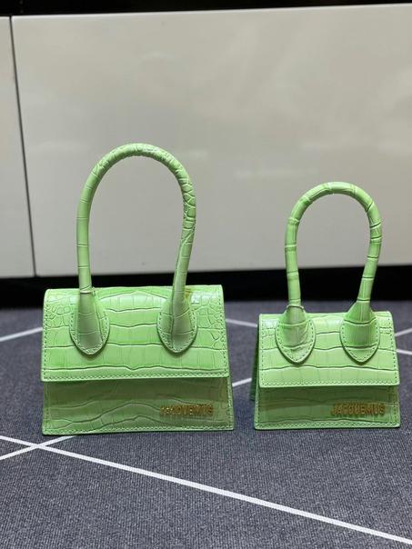 Le grand Chiquito Large leather handbag.