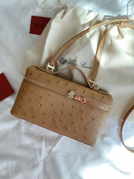 Extra Pocket Pouch L 19 Ostrich Leather