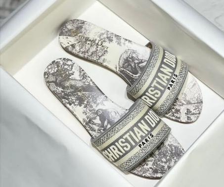 DIOR SLIPPER   SIZE 36.........41