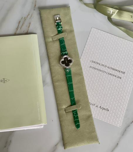 VAN CLEEF   Alhambra watch, small model