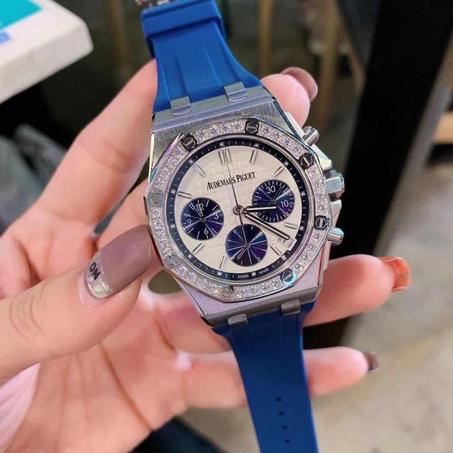 ROYAL OAK OFFSHORE SELFWINDING CHRONOGRAPH