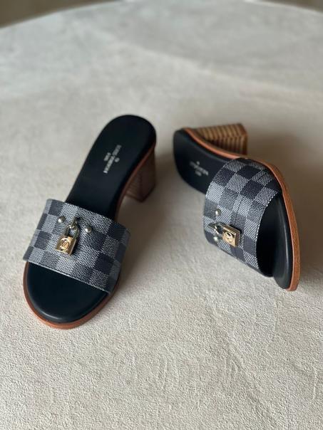 LOUIS VIETON  SLIPPER  SIZE  36.....41