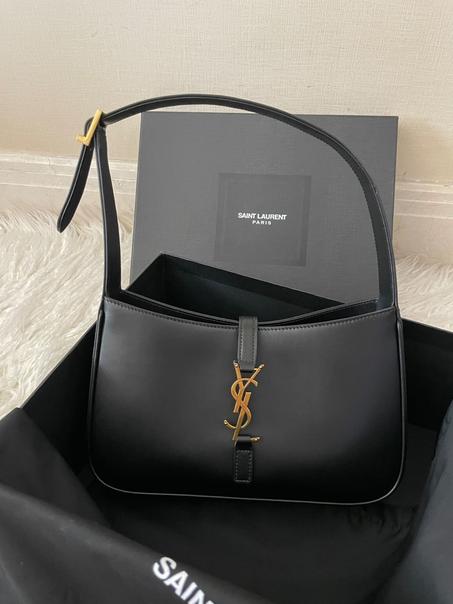 SAINT LAURENT Le 5 À 7 mini hobo bag