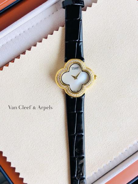 VAN CLEEF   Alhambra watch, small model