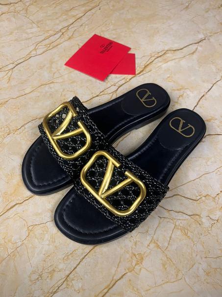 VALENTINO  SLIPPER  SIZE  36........41