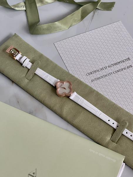 VAN CLEEF   Alhambra watch, small model