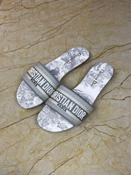 DIOR SLIPPER   SIZE 36.........41