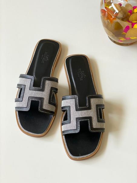 HERMES  SLIPPER   SIZE  36.....41