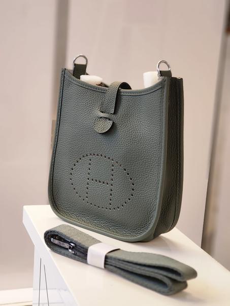 Hermes Clemence Leather Evelyne