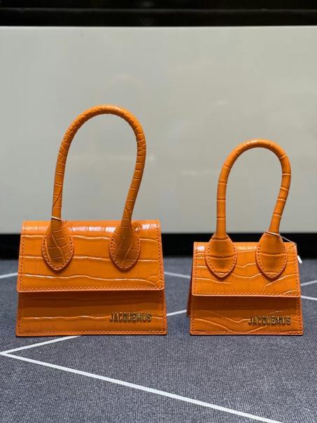 Le grand Chiquito Large leather handbag.