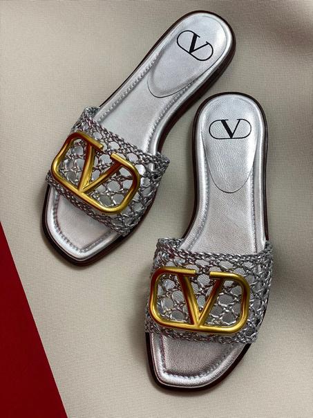 VALENTINO  SLIPPER  SIZE  36........41