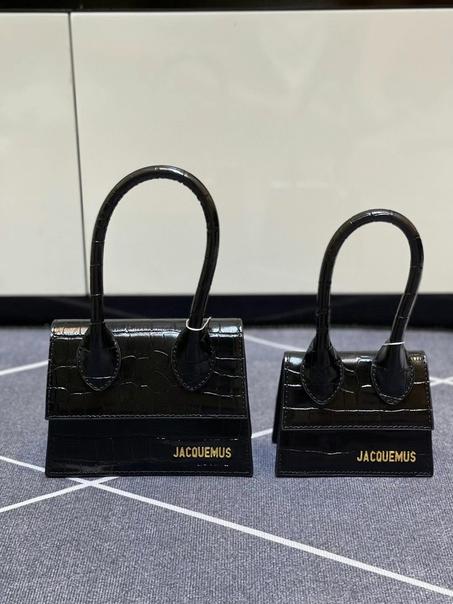 Le grand Chiquito Large leather handbag.