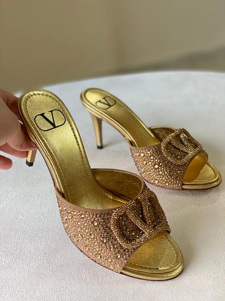 VALENTINO  SLIPPER  SIZE  36........41