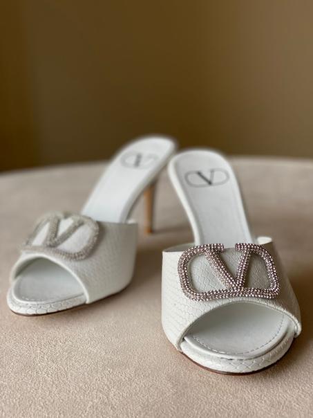 VALENTINO  SLIPPER  SIZE  36........41