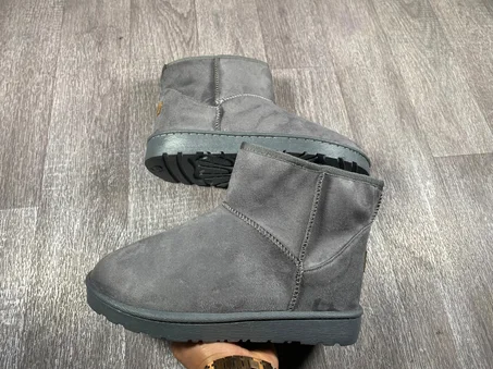 حذاء نسائي بتصميم عصري + توصيل مجاني لحد باب البيت و الدفع عند الإستلام