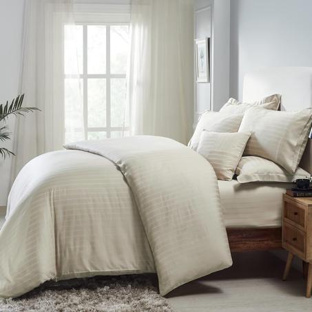 مفارش وغطاء سرير