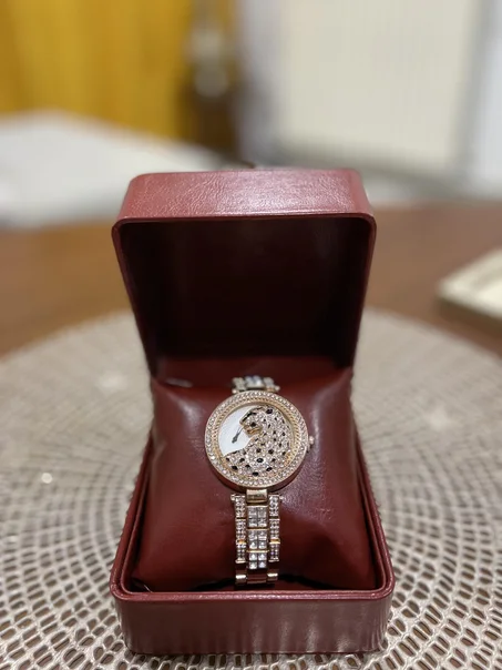 ساعة الجاڨوار الأنيقة للنساء ( Bronze )