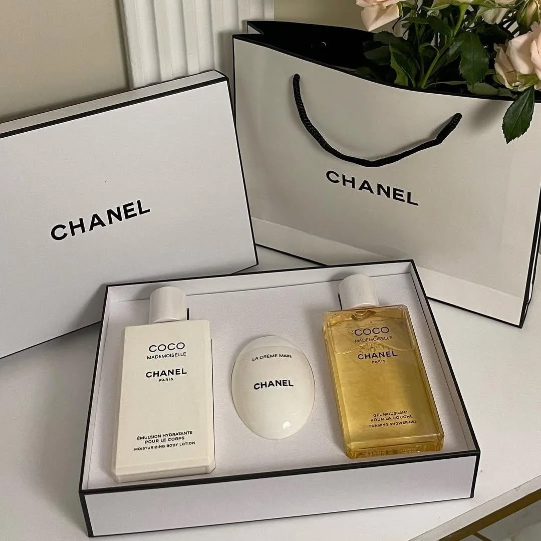 مجموعة شانيل للجسم 3 قطع توصيل مجاني