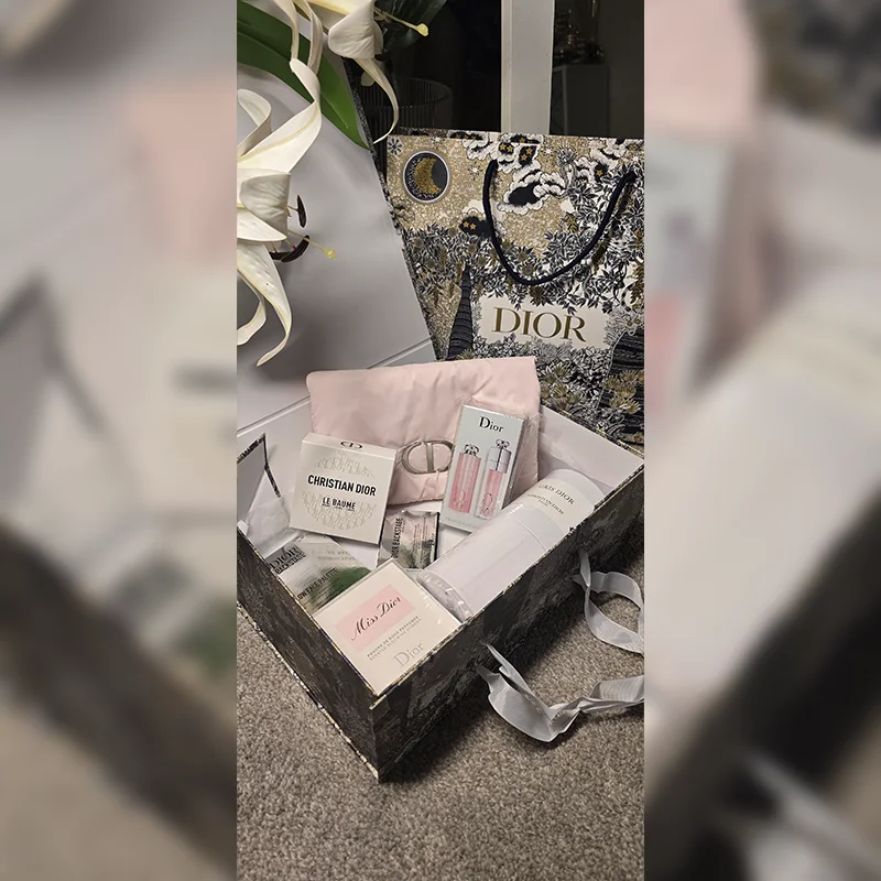 بوكس المايكاب  مع باوش مجاني من ديور  توصيل مجاني