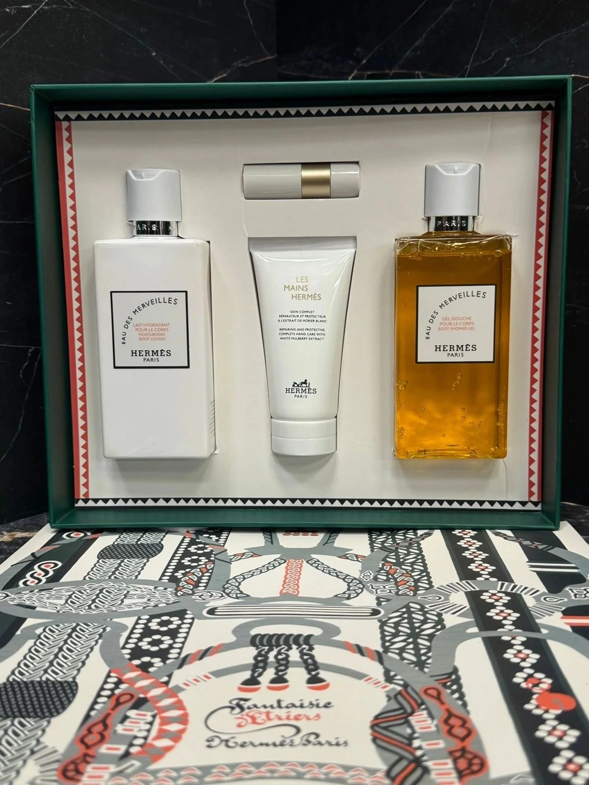مجموعة هيرمس للنظافة متكون من اربع قطع، 199 درهم توصيل مجاني