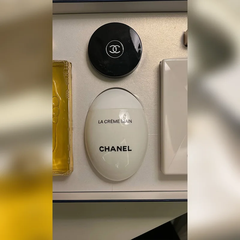 بوكس شانيل للنظافة جابرييل + عطر مجانا + توصيل مجاني