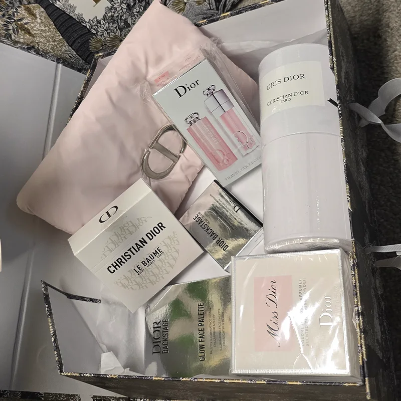 بوكس المايكاب  مع باوش مجاني من ديور  توصيل مجاني