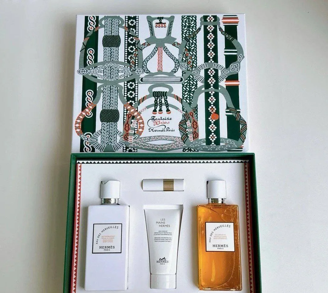 مجموعة هيرمس للنظافة متكون من اربع قطع، 199 درهم توصيل مجاني