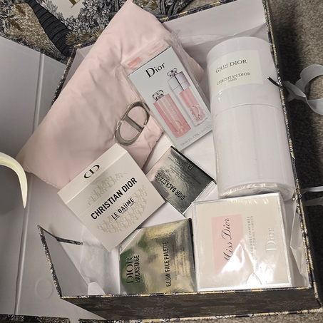 بوكس المايكاب  مع باوش مجاني من ديور  توصيل مجاني