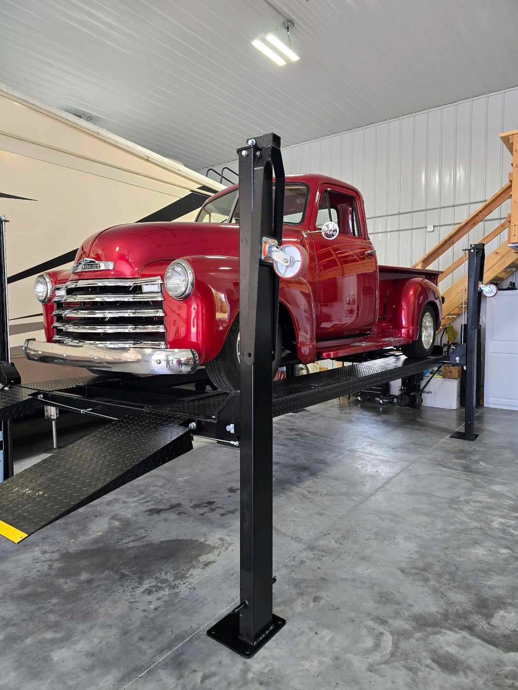 Legacy Automotive Lifts 8,000 lbs. 4-Post Deluxe Automotive Storage Lift - LLFP8K-DX