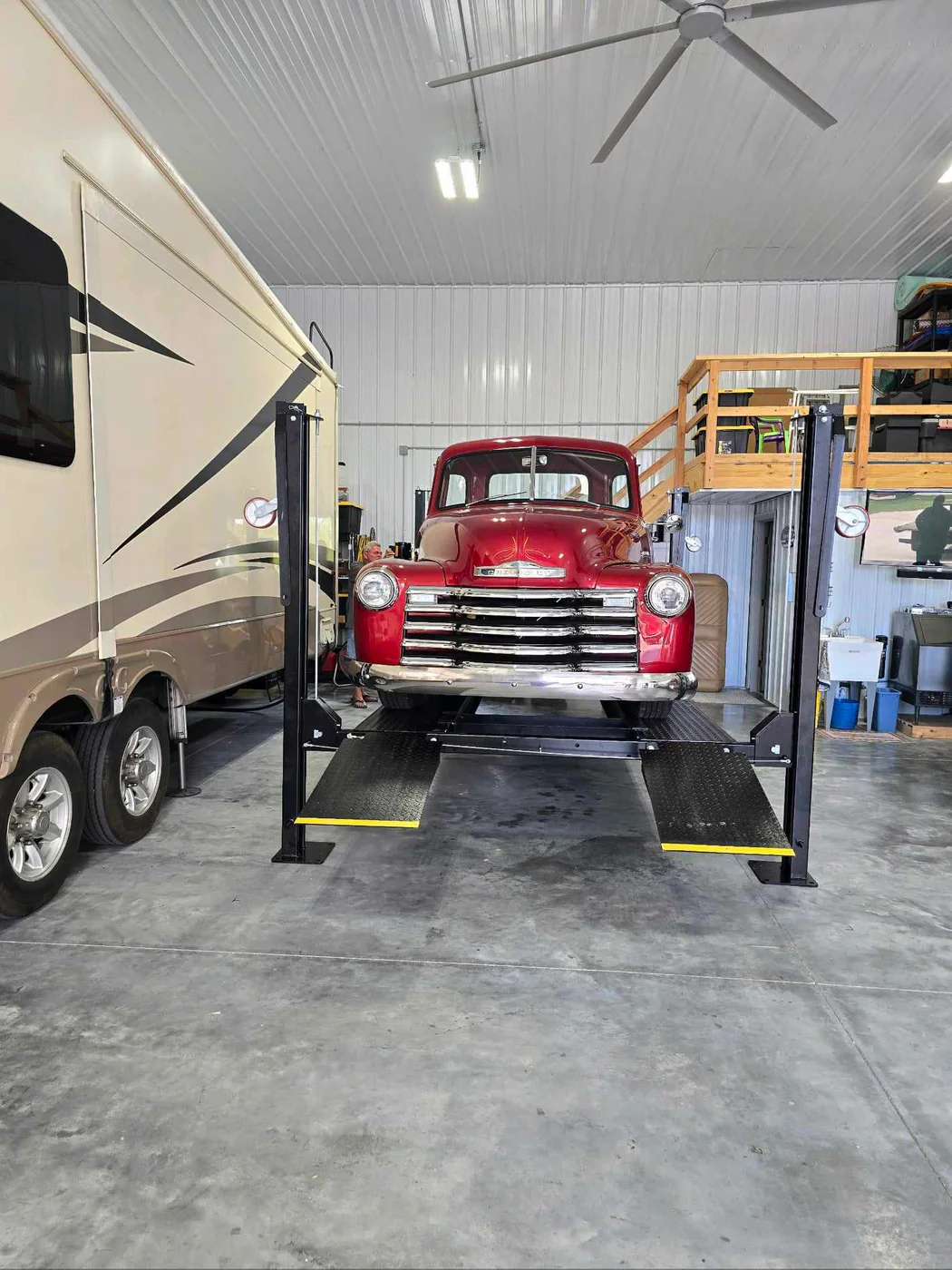 Legacy Automotive Lifts 8,000 lbs. 4-Post Deluxe Automotive Storage Lift - LLFP8K-DX