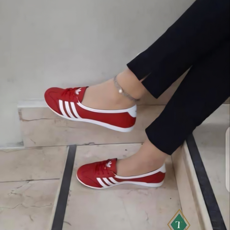 Baskets basses adidas rouges pour femmes